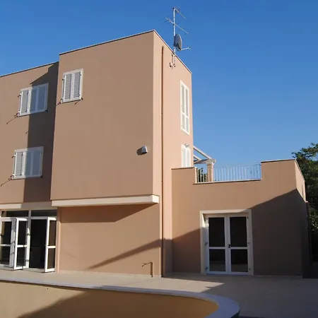 Residenza Turistico Alberghiera -rta Azzurra * Marina di Massa